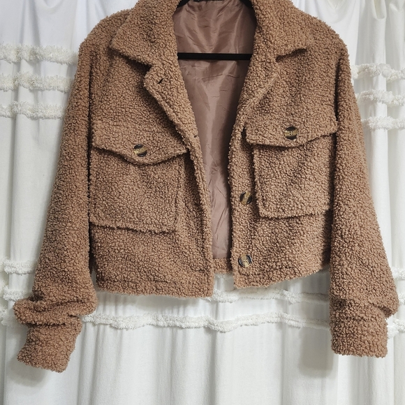 Cozy Tan Sherpa Jacket. NWOT. - Picture 8 of 9